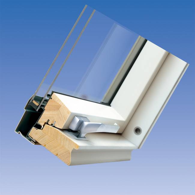 Деревянное мансардное окно FTU-V U3 со среднеповоротным открыванием Деревянное мансардное окно FTU-V U3 со среднеповоротным открыванием