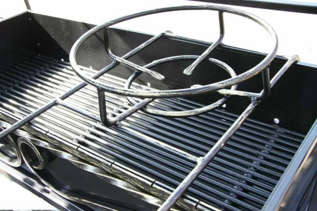 Мангал с художественной ковкой "Москва" Мангал с художественной ковкой "Москва"