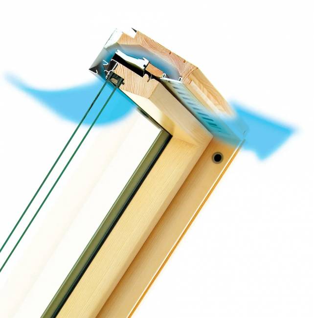 Мансардное окно FTP-V U3 со среднеповоротным способом открывания