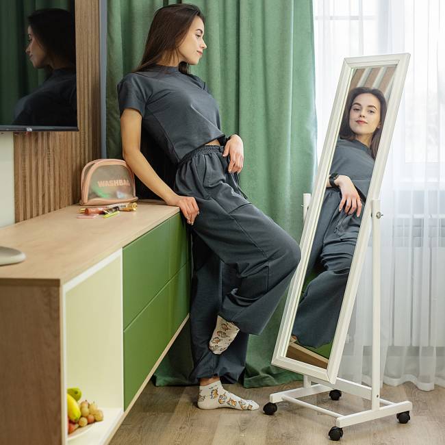 Зеркало напольное BeautyStyle 27 белый 135 см х 42,5 см