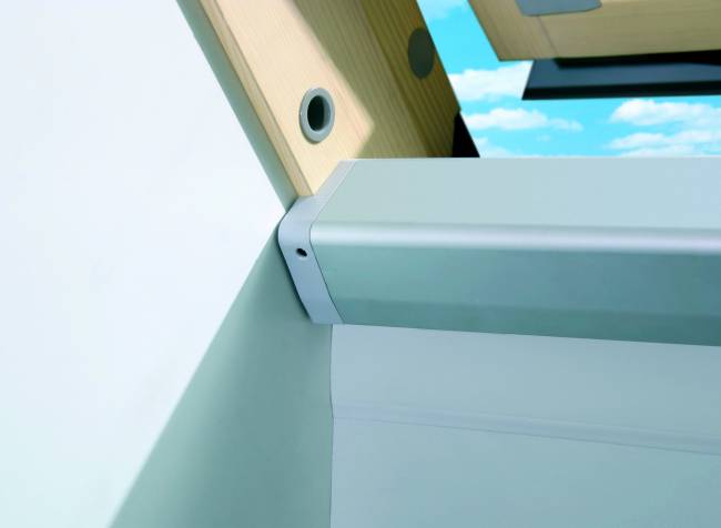 Деревянное мансардное окно FTP-V U5 с системой автоматического управления WiFi Деревянное мансардное окно FTP-V U5 с системой автоматического управления WiFi